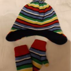 Winter hat and mitten set