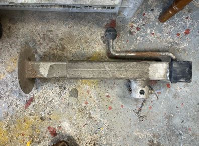 Heavy duty trailer stand