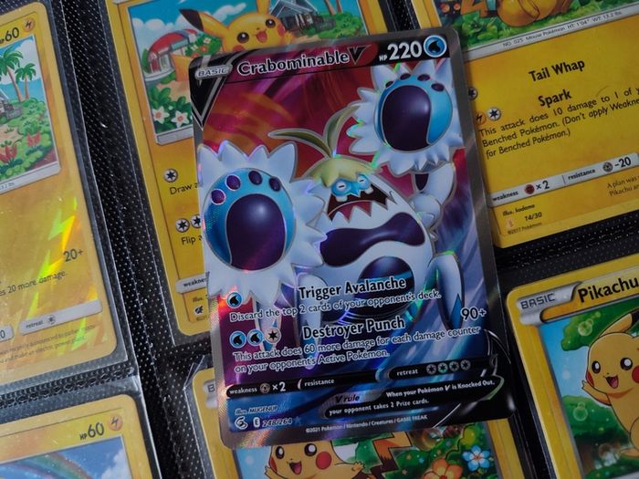 Crabominable V ! Ultra Rare ! from Fusion Strike Set ! 2021 ! Pokemon Card !