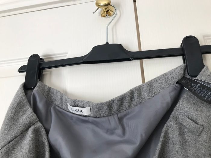 Elegant Cashmere Skirt- Soft, Luxurious & Stylish
