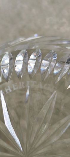 3 DIFFERENT ITMES- 1- Vintage Tangerine Orange Glass Vase. 28.00 euro. 2- Clear cut crystal or pressed glass with a spiral/ribbed optical design.15.00 euro. 3- Small bowl murano style as trinckelt dish or decoertive piece 25.00 euro.
