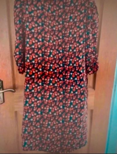 Pretty floral dress size 12 new with tag