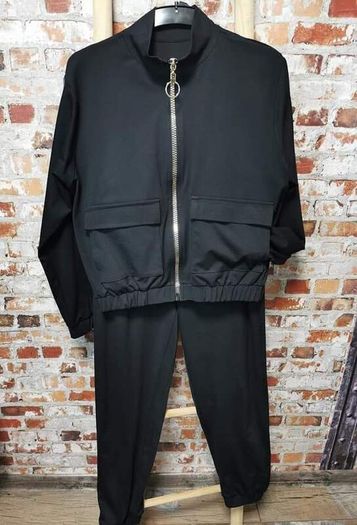 Set, sweatshirt with pockets and pants