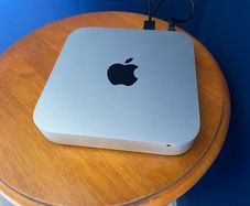 1TB Mac Mini with Wireless Keyboard and Mouse