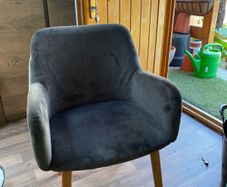 4 Dining Room Chairs