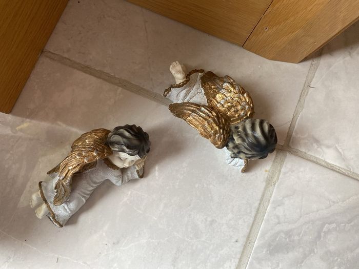 Angel ornaments with nice gold effect wings