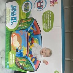 New baby play ball pit