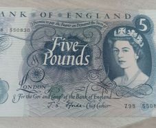 uncirculated 5 pound note