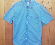 Levi mens jeans style short sleeve shirt light blue Medium size