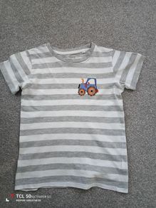 NEXT boys t-shirts . Age 6/7