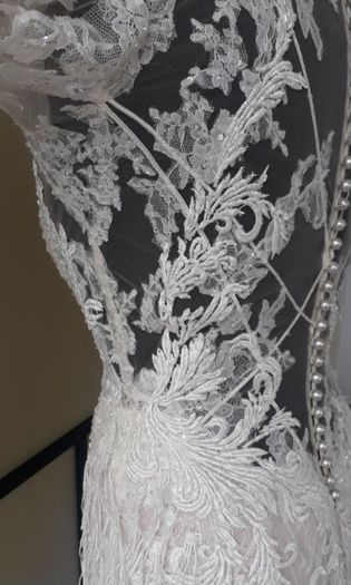 Beautiful vintage style wedding dress. Annylin Designer