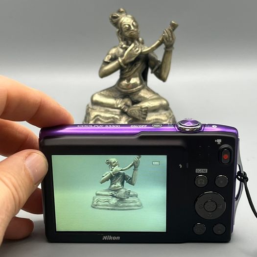 Nikon Coolpix S3300 16MP Digital Camera Purple - Full Kit