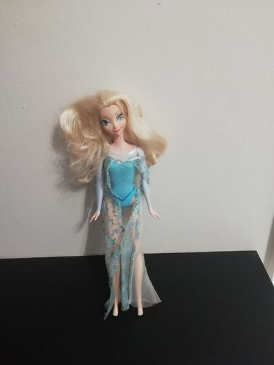 Elsa Frozin
