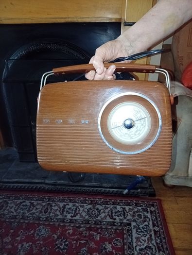 Vintage Style Bush Radio TR82