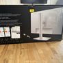 Dell monitor - excellent condition with original box and cables Image 4
