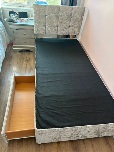 2 single beds