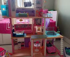 barbie house + dolls + accessories