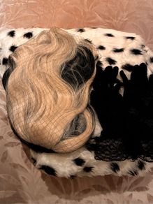 Cruella De Vil - Halloween Costume - Wig, Gloves and Dalmatian Shawl