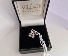 9ct white gold sapphire & Diamond