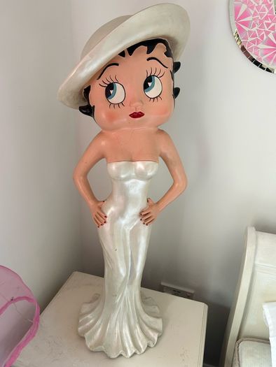Betty Boop Statue White Dress