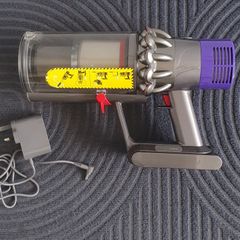 Dyson V10