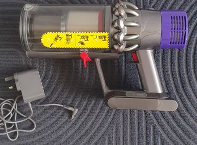 Dyson V10