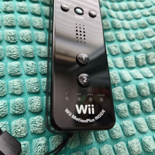 Official Nintendo Wii Motion Plus Controller & Nunchuk.