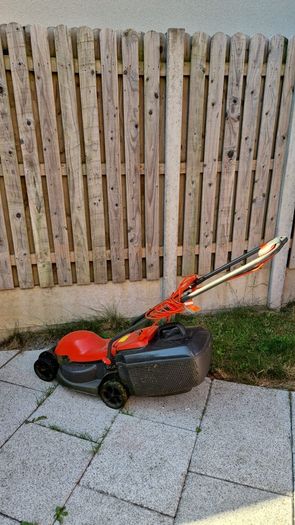 Lawnmower - needs repair
