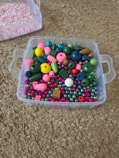 Bracelt beeds