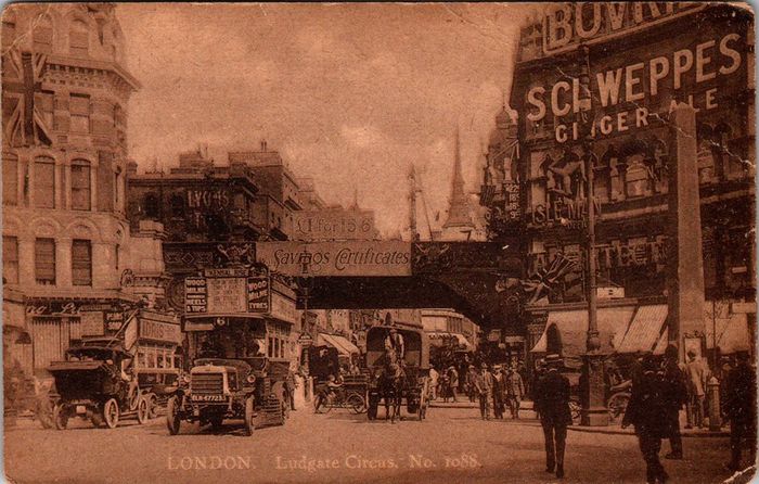 1921, DB Postcard London Ludgate Circus St Pauls Vintage Buses Schweppes Sign