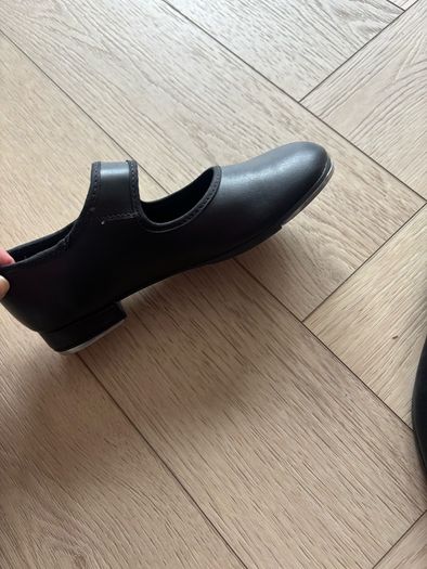 Tap dancing shoes (girls)