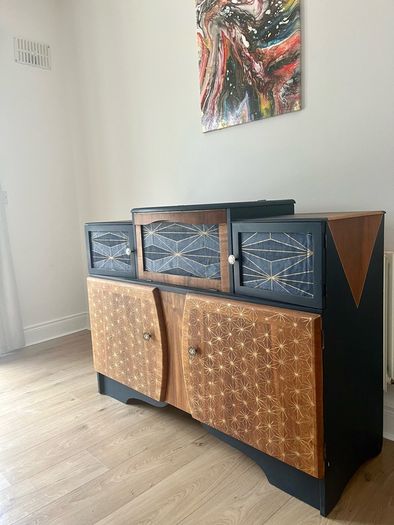 SALE!Stunning Vintage Cocktail Cabinet/Drinks Cabinet/ Sideboard