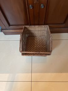 Vintage wicker basket with handle