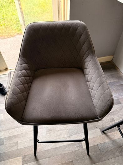 4 bar stools
