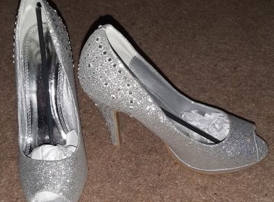 BRAND NEW Diamante encrusted silver shoes, Size 7