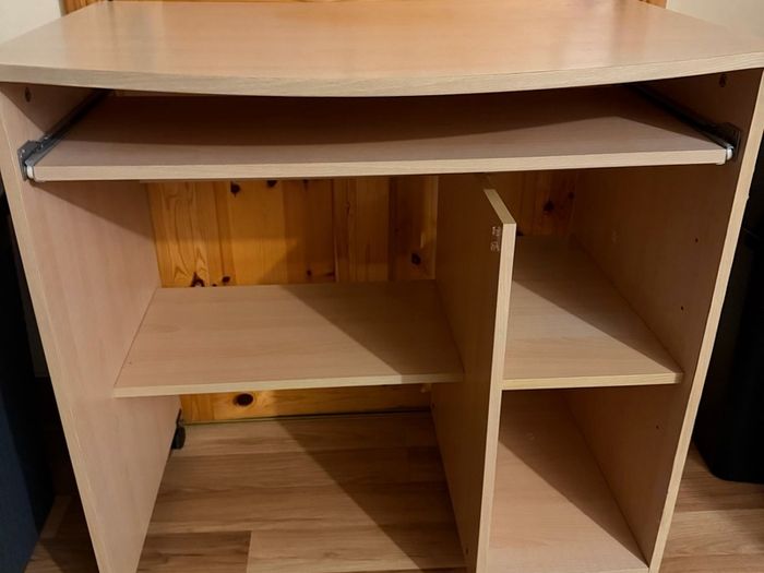 Computer table