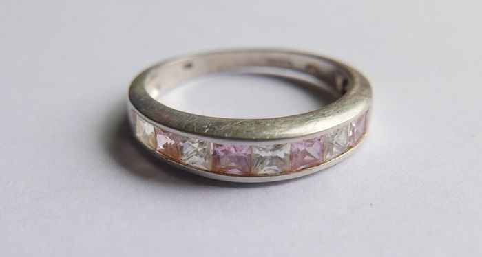 Vintage 925 Sterling Silver Ring with Pink and Clear Stones size Q - 3,0g