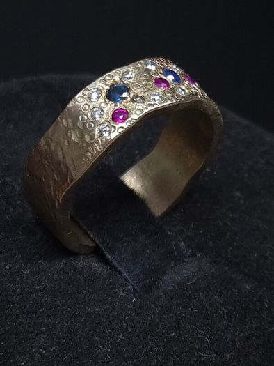 Vintage 9ct Gold Sapphire Ruby Diamond Textured Ring Size 54