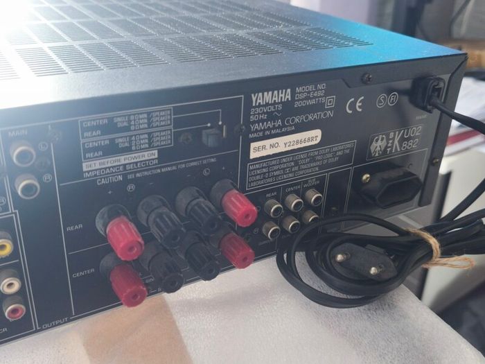 Yamaha DSP-E492 Vintage Home Cinema Surround Processor / Amplifier