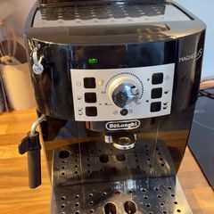 De'Longhi Magnifica S, Automatic Bean to Cup Coffee Machine, ECAM22.110.B, Black