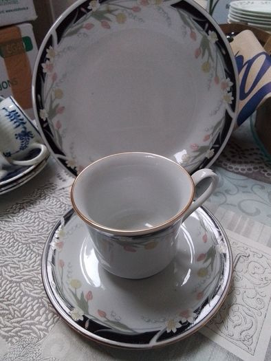 China Cups & Saucers