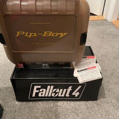 Fallout 4 Collectors Edition & Rare Loot Bundle