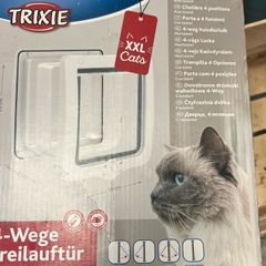 Trixie XXL Cat Flap with 9 Tunnel Extensions