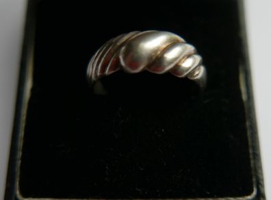 Vintage Sterling Silver Croissant Ring, 925 Hallmarked Silver Twisted Dome Ring size R - 3,4g