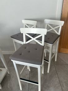 White breakfast bar stool x 3