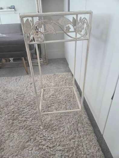 Metal stand