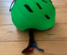 Ski/Snowboard Helmet - suit teenager.