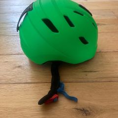 Ski/Snowboard Helmet - suit teenager.