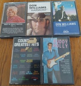 Country music artists -5 cassette tapes