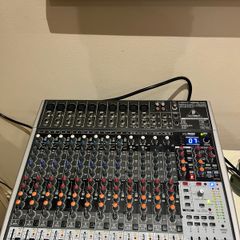 Behringer Xenyx X2222USB Mixing Desk
